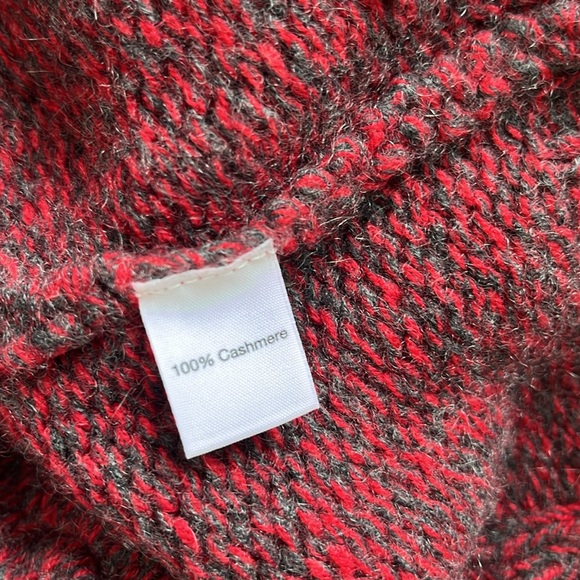 BLUE Saks Fifth Avenue cashmere sweater - Picture 5 of 9